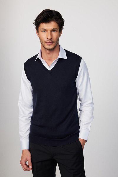 Tudors Pulover pentru bărbați, slim fit, cu decolteu în V, cu model, albastru marin