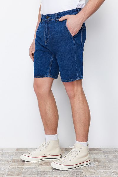 Trendyol Collection Marineblaue, plissierte, normale Denim-Shorts TMNSS21SR0493