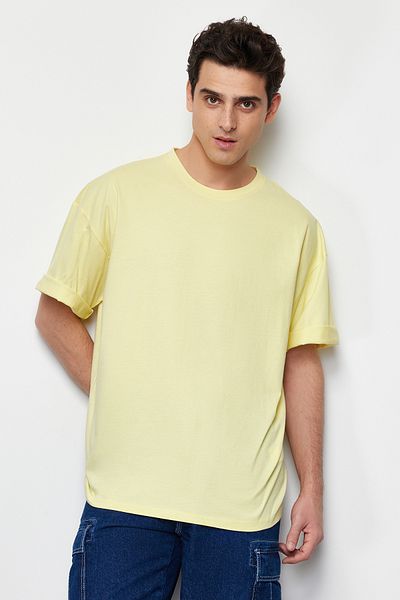 Trendyol Collection Gelbes Oversize/Wide Cut T-Shirt aus 100 % Baumwolle TMNSS22TS0318
