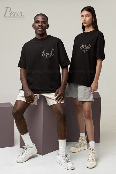 Pear Wear تي شيرت مطبوع عليه Soul Mate مكون من قطعتين تي شيرت مقاس كبير للجنسين