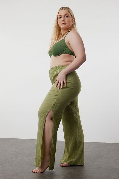 Trendyol Curve Ψηλόμεσο χακί παντελόνι παραλίας - Λεπτομέρεια με σχισμή, φαρδύ πόδι TBBSS23AR00012