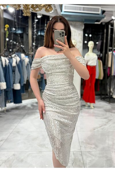 missswans فستان Liana Degaje بياقة متوسطة الطول - فضي