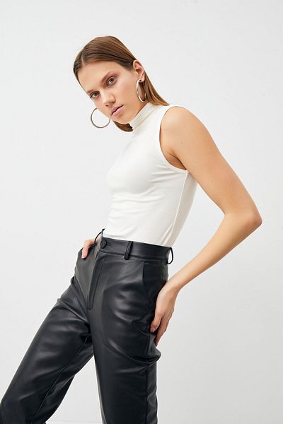 Bipantolon Body alb fără mâneci pentru femei