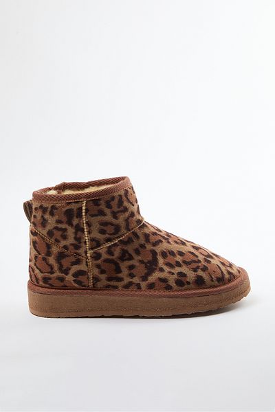 TRENDYOL SHOES Dámské kozačky s leopardím vzorem Shearling Flatform na podpatku s kulatou špičkou - TAKAW25BO00029