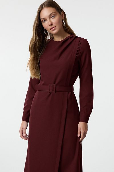 Trendyol Modest Bordové tkané krepové šaty s dvojitým výstrihom Tctaw25Eb00122