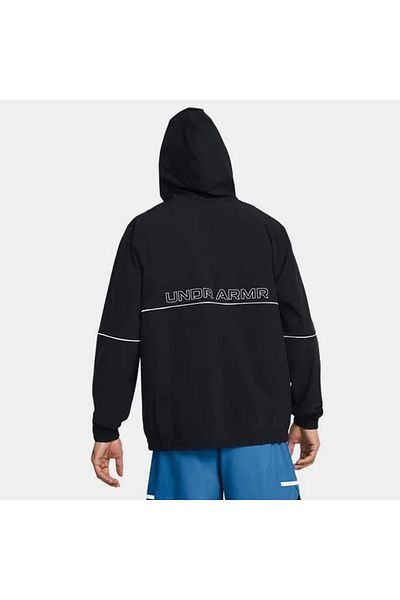 Under Armour سترة سوداء للرجال من Baseline Woven