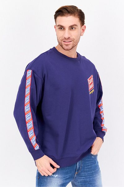 WRANGLER سويت شيرت رجالي بطبعة جرافيكية بأكمام طويلة وياقة دائرية، أزرق