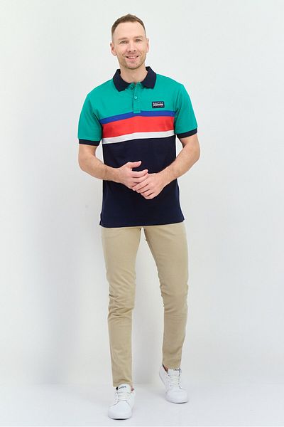 Nautica قميص بولو رجالي بقصّة عادية وأكمام قصيرة ومطرّز بشعار، أخضر