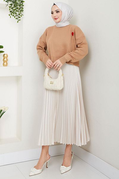 hafsamina Heart Detailed Crop Sweater Camel Hm2632
