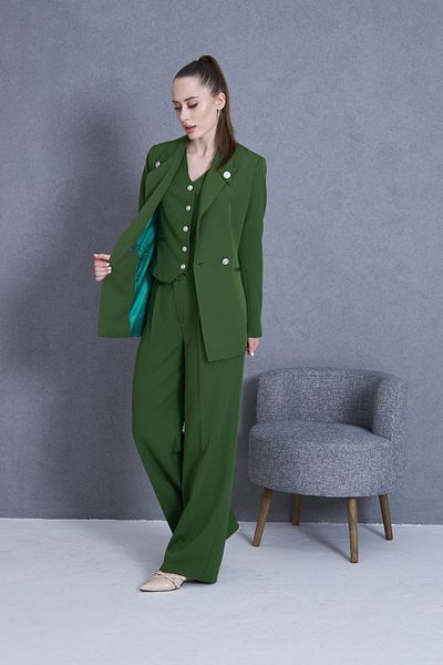 LOVELF 3 Piece Set with Button Detail on Collar Green
