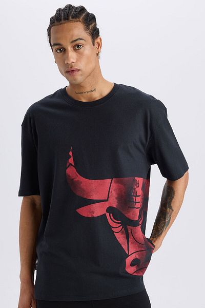 DeFacto DeFactoFit NBA Chicago Bulls - Tricou supradimensionat cu mânecă scurtă cu gât turnat B3889AX25SP