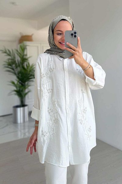 Ka Hijab قميص مطرز بالورد - أبيض