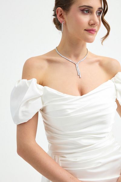 Lafaba Weißes, trainiertes, langes Satin-Abendkleid und Abschlusskleid für Damen mit U-Boot-Ausschnitt