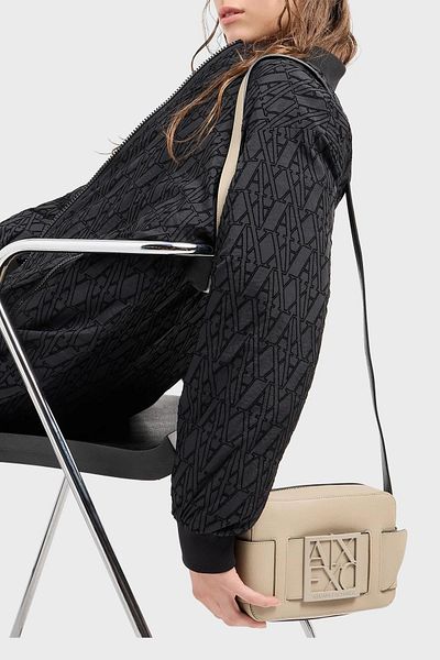 Armani Exchange حقيبة بحزام قابل للتعديل مع شعار BAG 942699 0A874 U1092