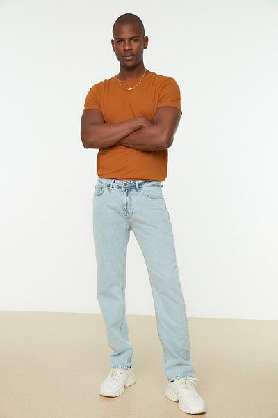 Trendyol Collection Blaue Jeans mit normaler Passform TMNSS22JE0231
