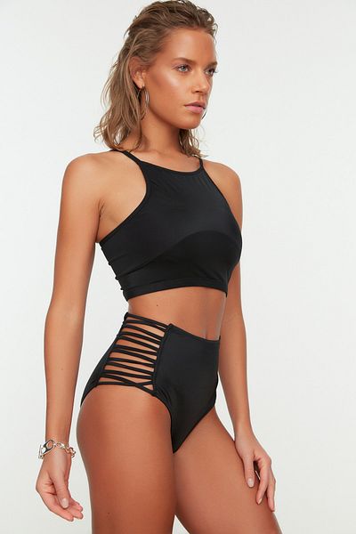 Trendyol Collection Schwarze Hipster-Bikinihose mit hoher Taille und Paspelierung TBESS21BA0363