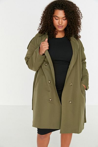 Trendyol Curve Khakifarbener, schulterfreier, detaillierter Jackenkragen mit Gürtel, weit geschnittener Trenchcoat TBBAW23BM00001