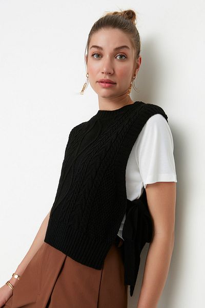Trendyol Collection Schwarzer Crop-Strickpullover mit seitlichem Band/Schleife und Schnürung TWOAW22SV0058