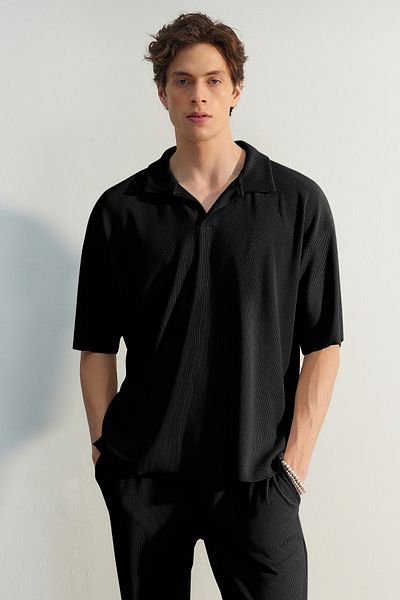 Trendyol Collection Schwarzes Polo-Shirt mit strukturiertem Ottoman-Muster in limitierter Auflage – TMNSS23po00020