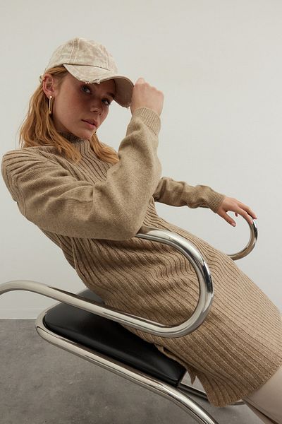 Trendyol Modest Пуловер от рипсено кадифе с висока яка от норка TCTAW24AK00013