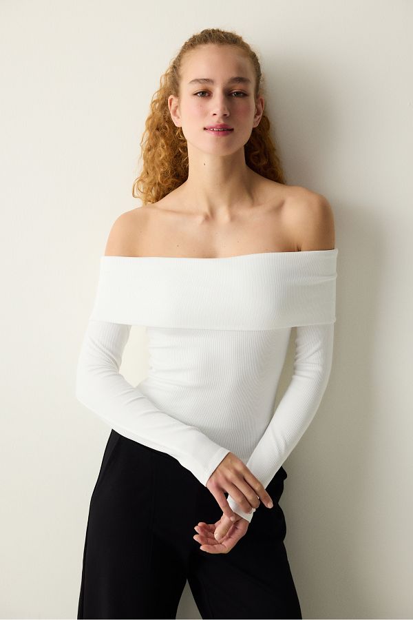 Penti-Foldable Shoulder Off-White Top 1