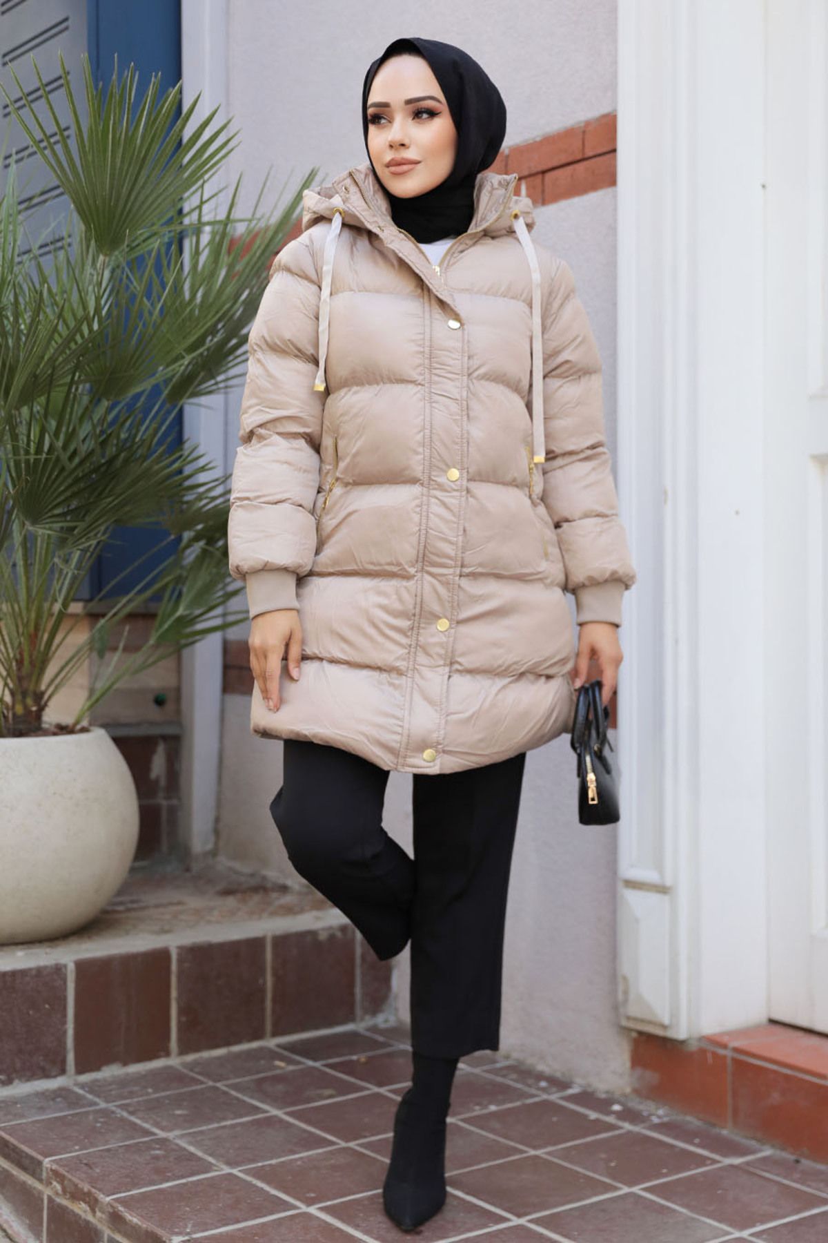complete the look image