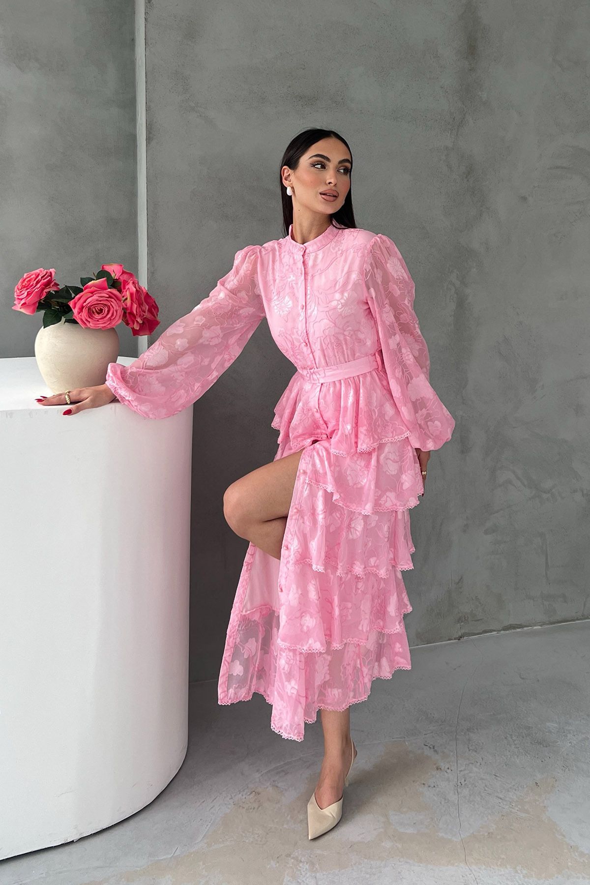 Seda Yalçın Atelier-Rochie stratificată cu dungi roz cu tapet 4